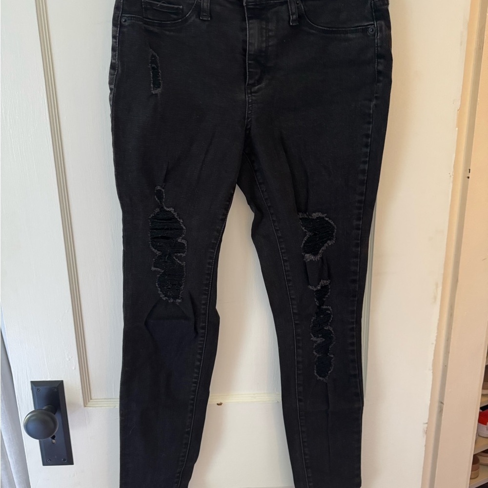 Universal Thread Black Distressed Skinny Jeans